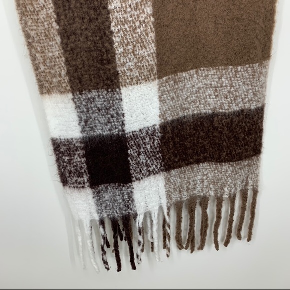 Renee’s NYC Plush Plaid Knit Chocolate Brown Blanket Scarf With Tassel Fringe - Picture 5 of 8